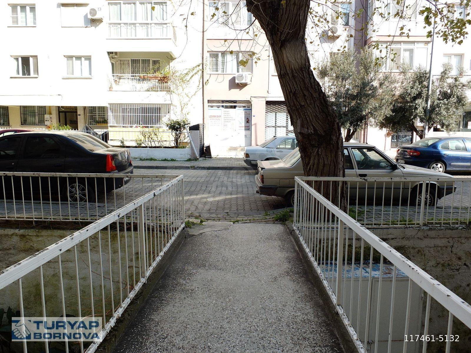 Bornova Evka3 Metro Karşısı Eşyalı Doğalgazlı 3+1 Kiralık Daire