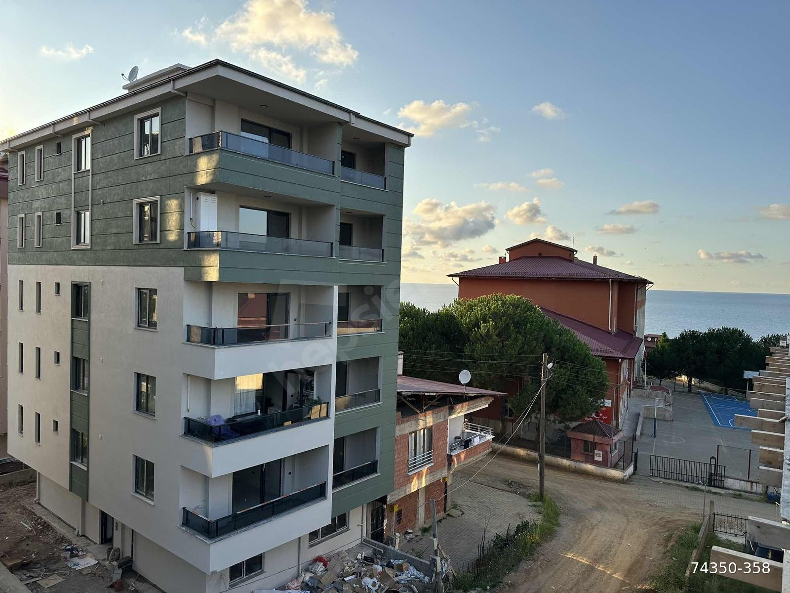 EKONOMİK FIRSAT 2+1 DAİRE ŞEHİR VE DOĞAYLA İÇ İÇE!