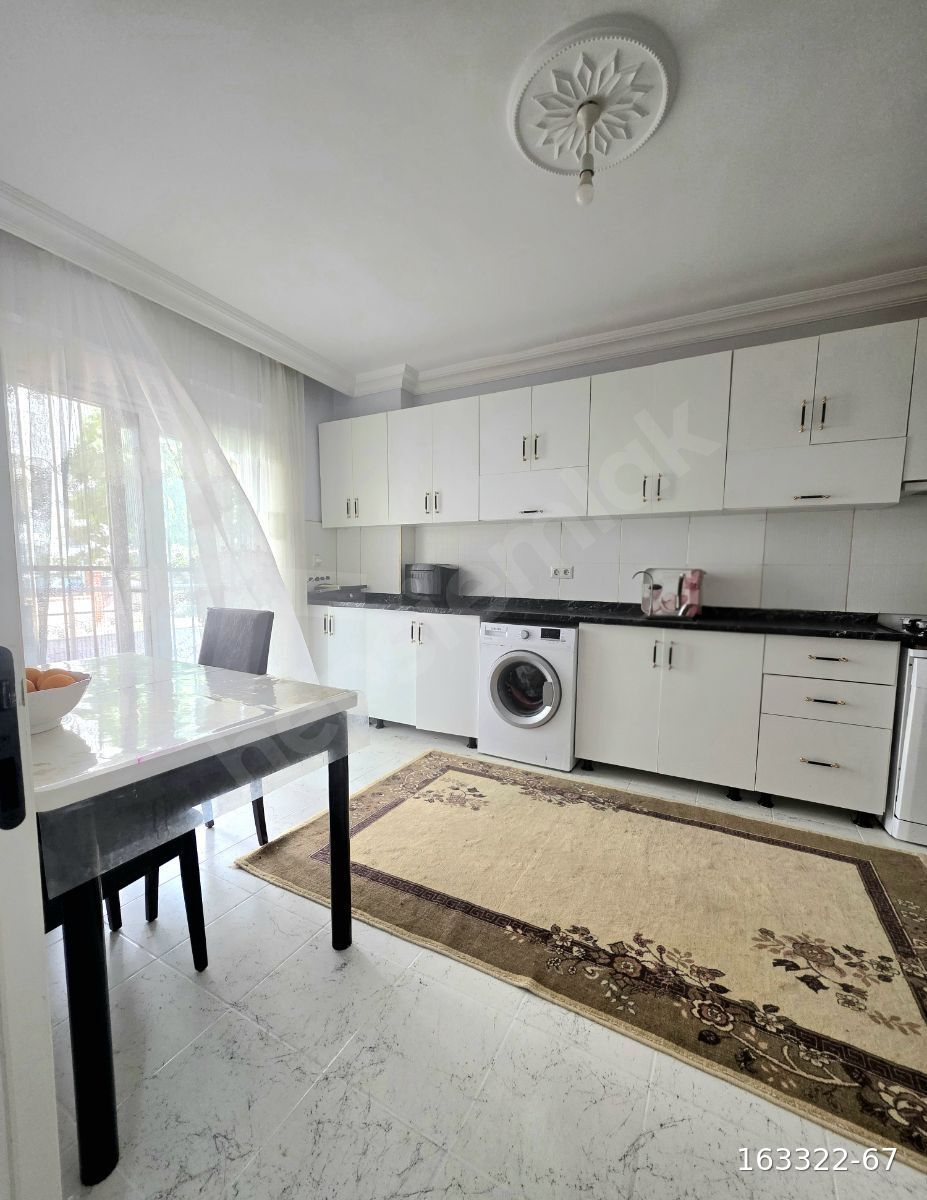 Acil Fiyat Düştü SATILIK Merkezde 110 m2 köşe kupon daire.