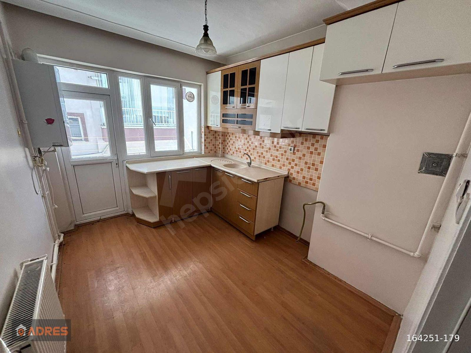 _ADRES'DEN SELÇUKLU MAH'DE ARA KAT BAĞIMSIZ KÖŞE BAŞI 3+1 DAİRE_