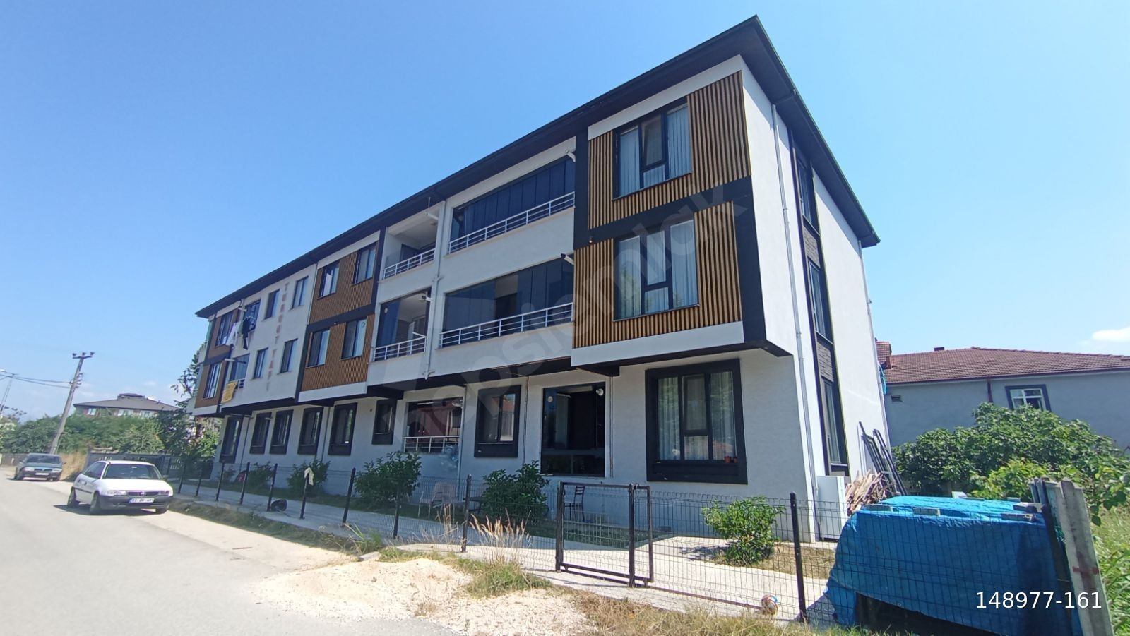 KÖRPEŞLER MAHALLESİNDE ARAKAT SATILIK 2+1