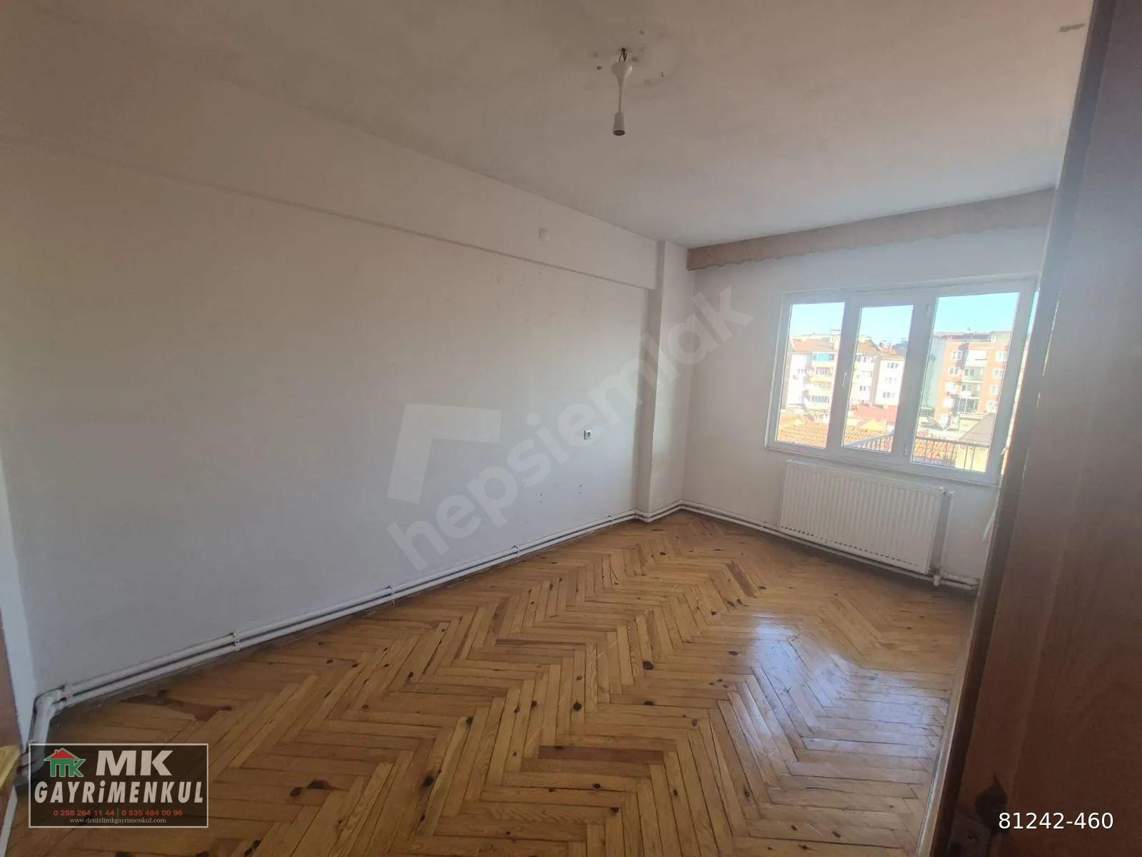 ATATÜRK CADDESİNDE ARAKAT ASANSÖRLÜ DAİRE