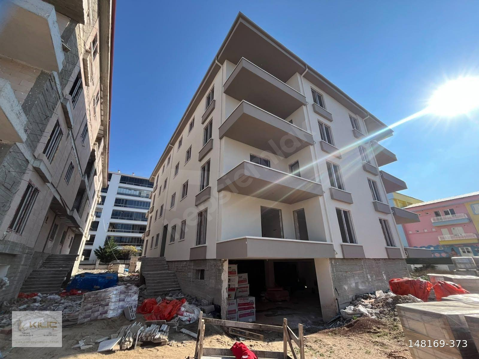 NAKKAŞ AKİRFAN KOLEJ CİVARI SİTE İÇİNDE LÜKS 2+1 DAİRE