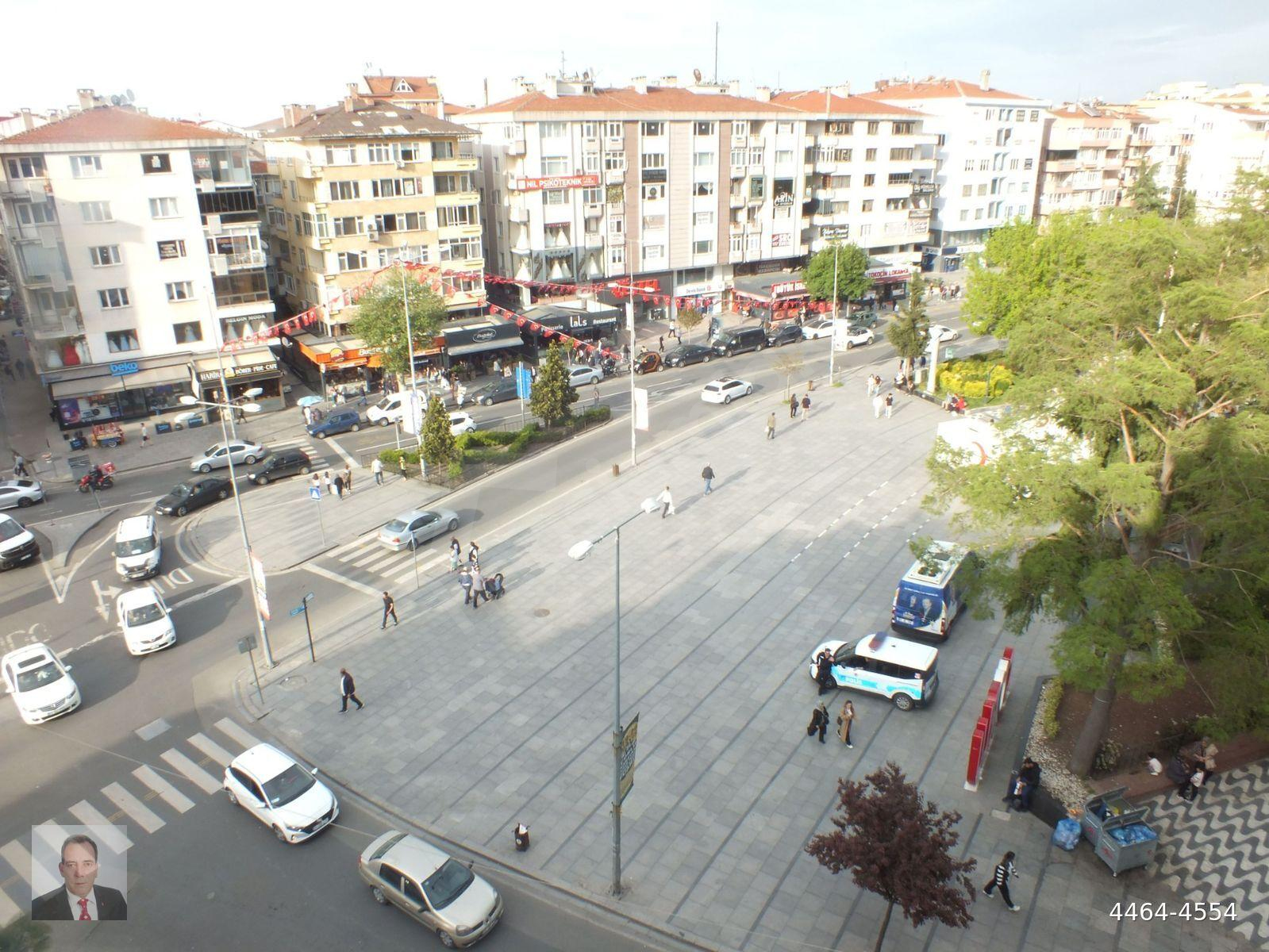 HEYKEL MEYDANI’NDA FULL MANZARALI, YENİ BOYALI 2+1 DAİRE