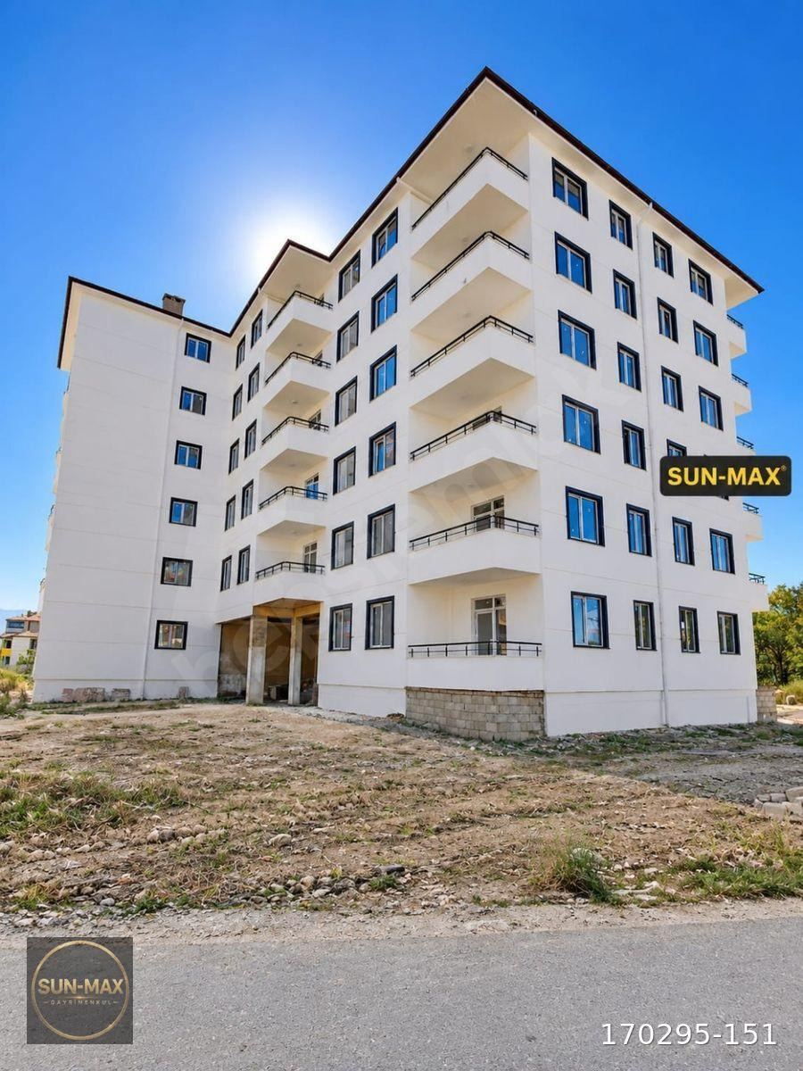 SUN-MAX'TAN CUMHURİYET MAH'DE ARAKAT 2+0 DAİRE
