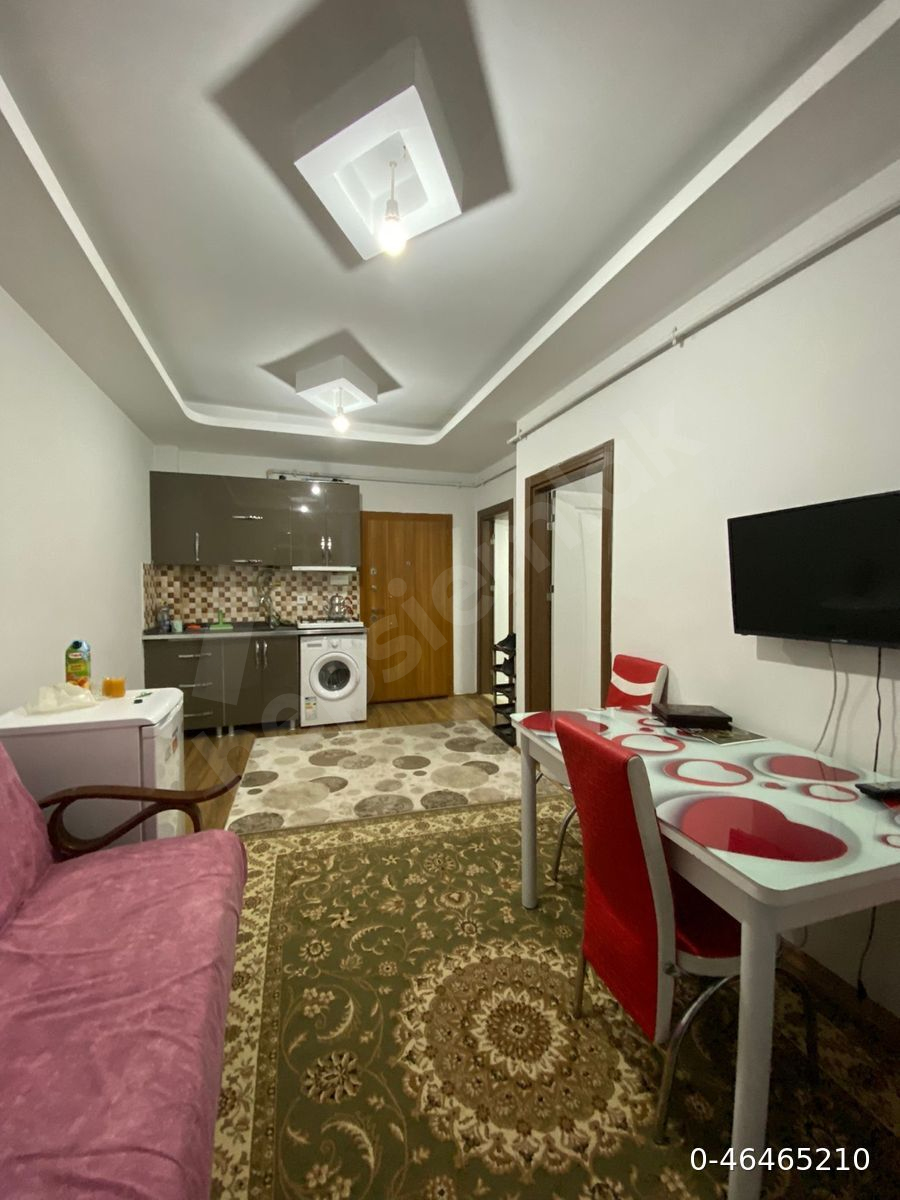 Kuş Kafesi Sokağında Satılık Eşyalı 1+1 Daire