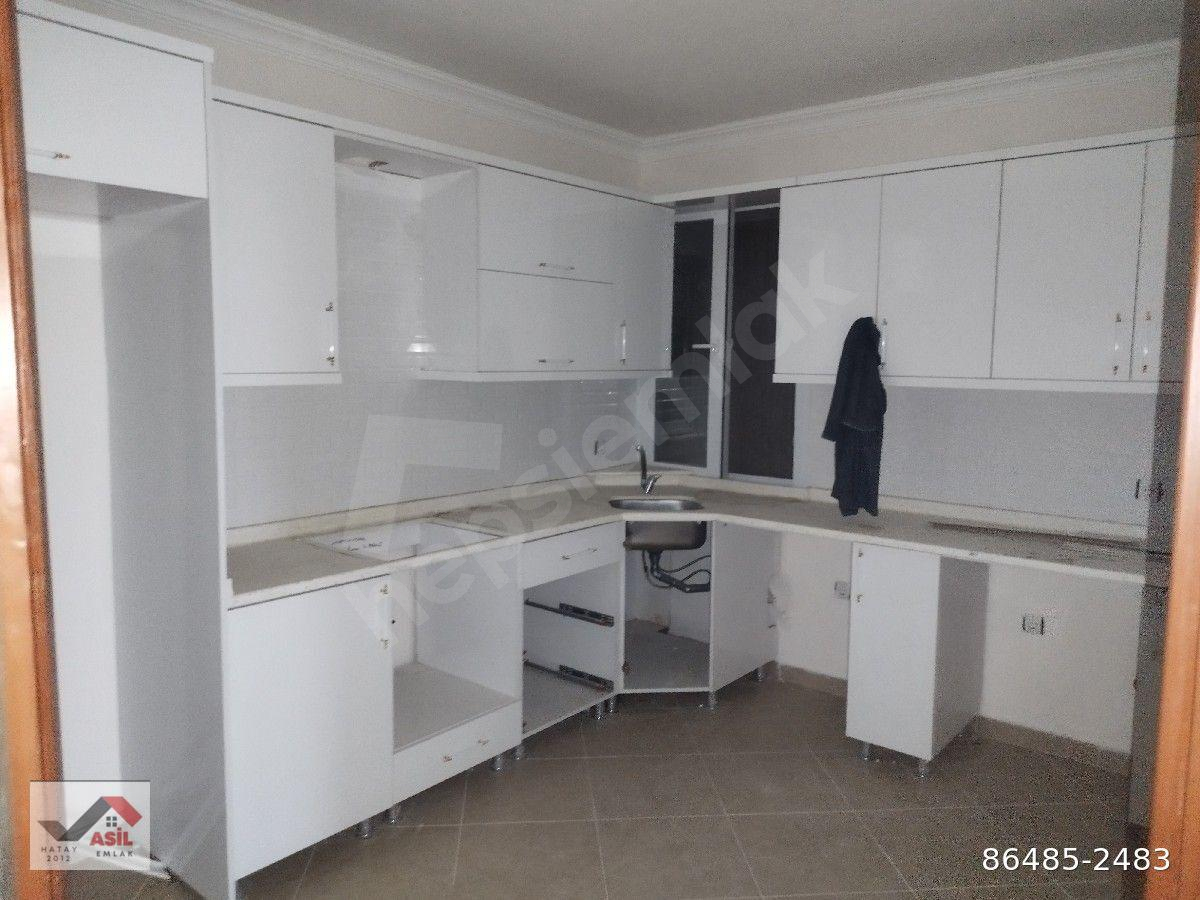 hatay Arsuz karaağaç ta en işlek caddesinde satılık 3+1 daire