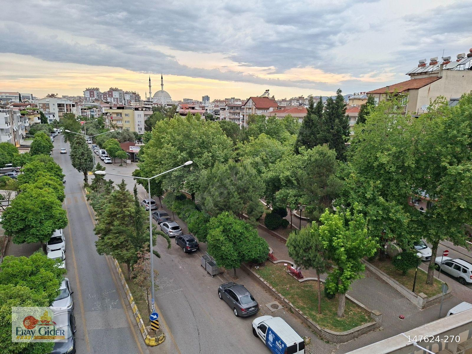 ŞEHİTLER BULVARINDA-TAKASLI-ASANSÖRLÜ-DOĞALGAZLI KÖŞE PARSEL