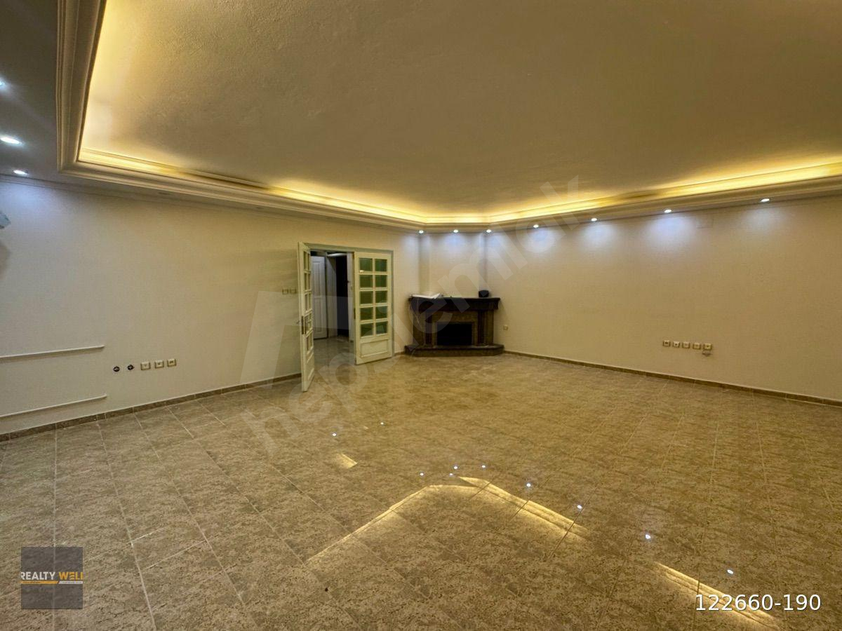 Emek Fevzi Çakmak Bulvarı'nda Kiralık 4+1 Geniş Daire