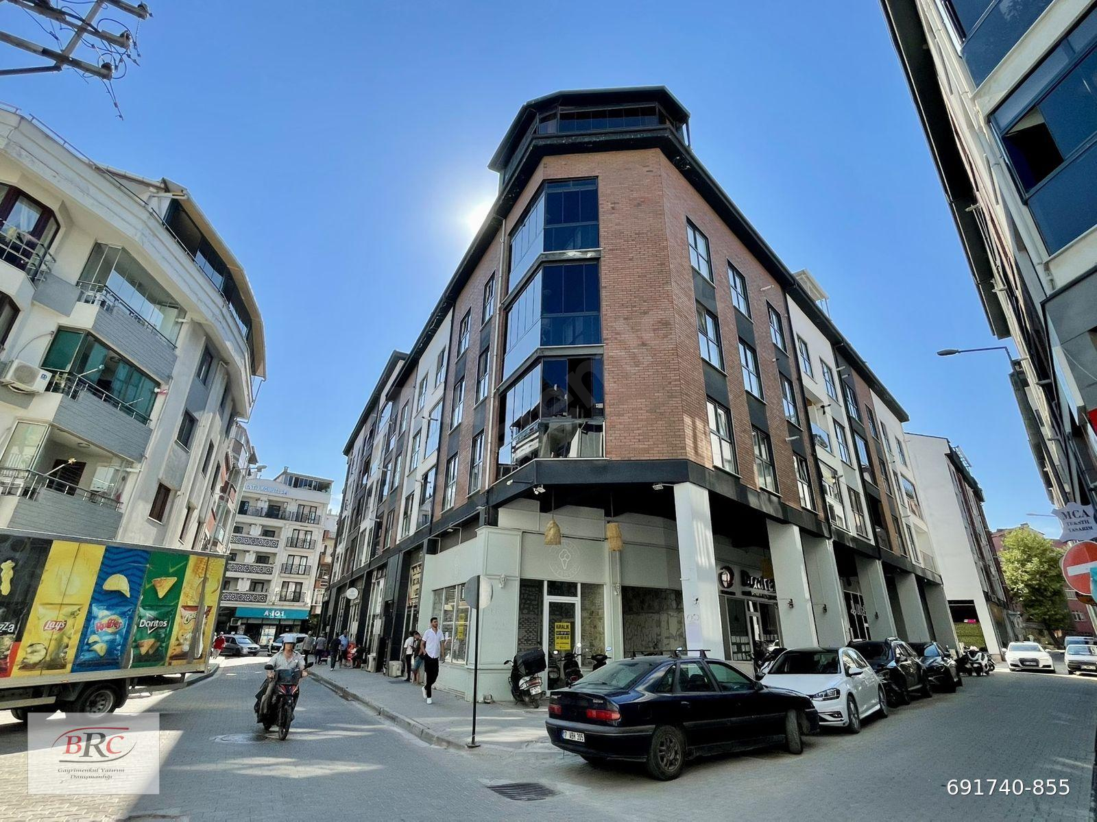 Çanakkale Biga Sakarya Mah. Çarşı İçinde Satılık 1+1 Daire