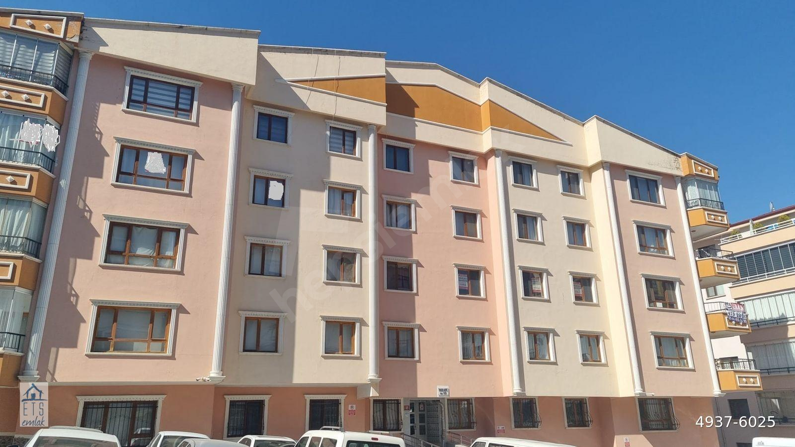 GÖKKUŞAĞI'NDA KİRALIK ARA KAT 3+1 DAİRE