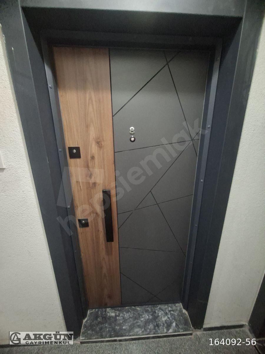 nefin arkasında 1+1 50 m2 asansörlü full eşyalı kiralık daire