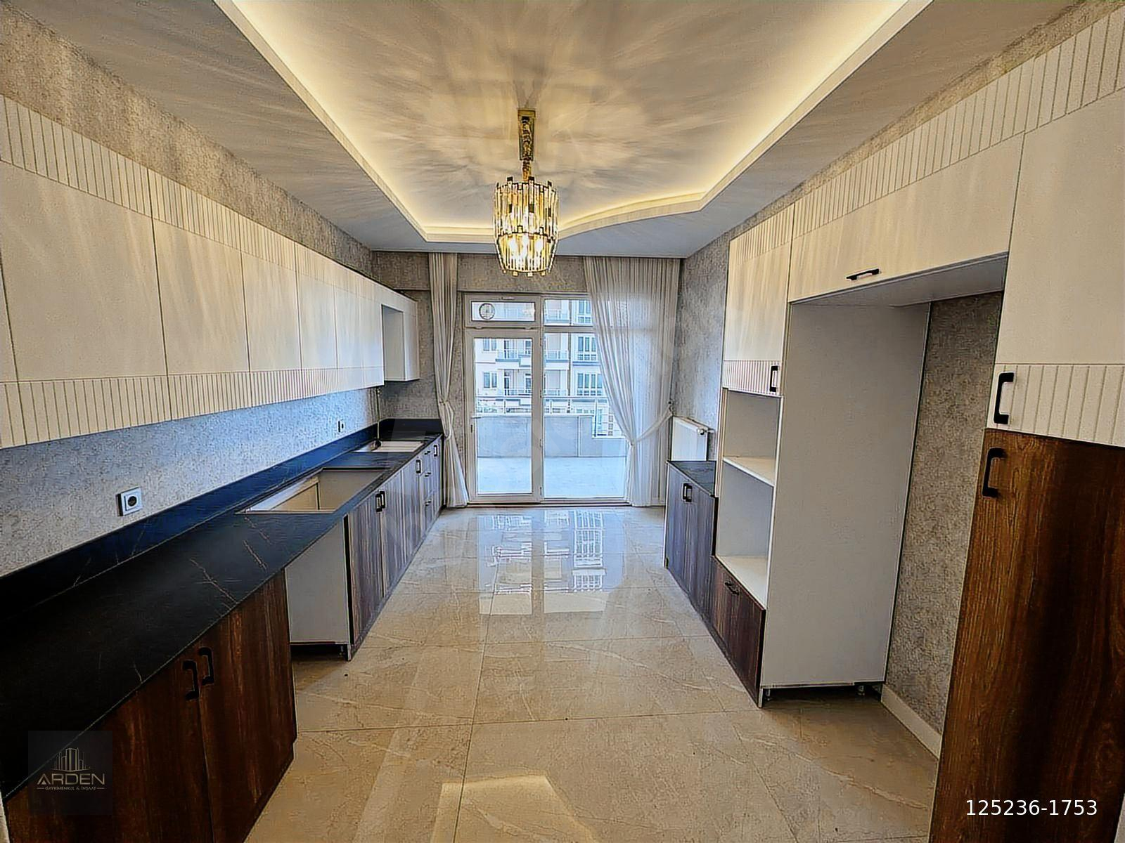 ARDEN GAYRİMENKULDEN KARATAŞ MERKEZDE 3+1 KİRALIK LÜKS DAİRE