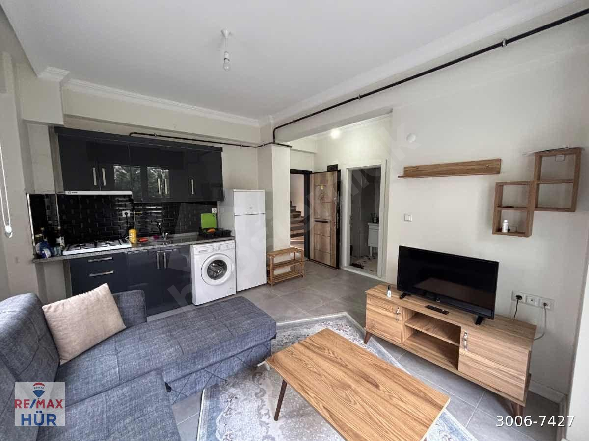 REMAX HÜR MÜGE ERGÜN AYDAŞ’TAN 1+1 EŞYALI KİRALIK DAİRE