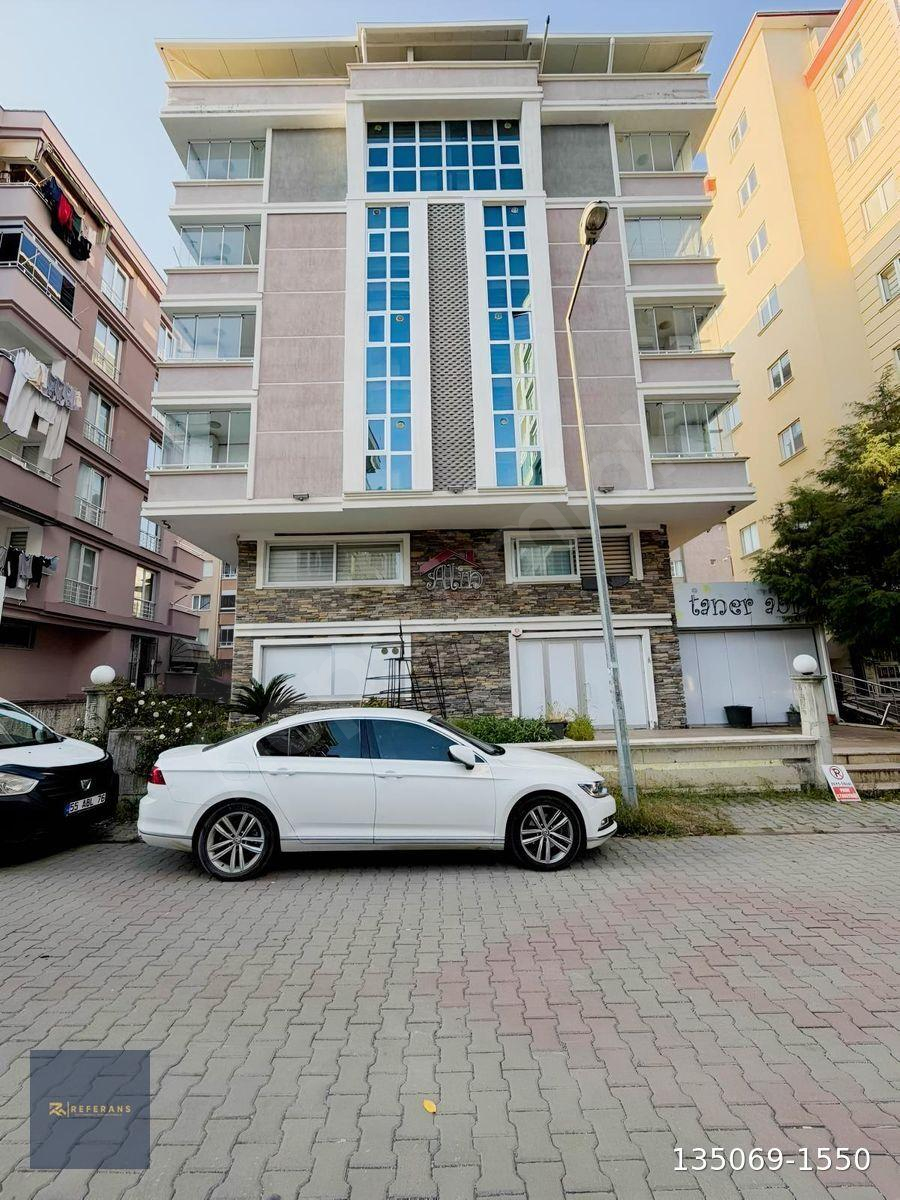 ATAKENT TRAMVAY DURAĞININ DİBİNDE GENİŞ KULLANIŞLI EŞYALI 1+1