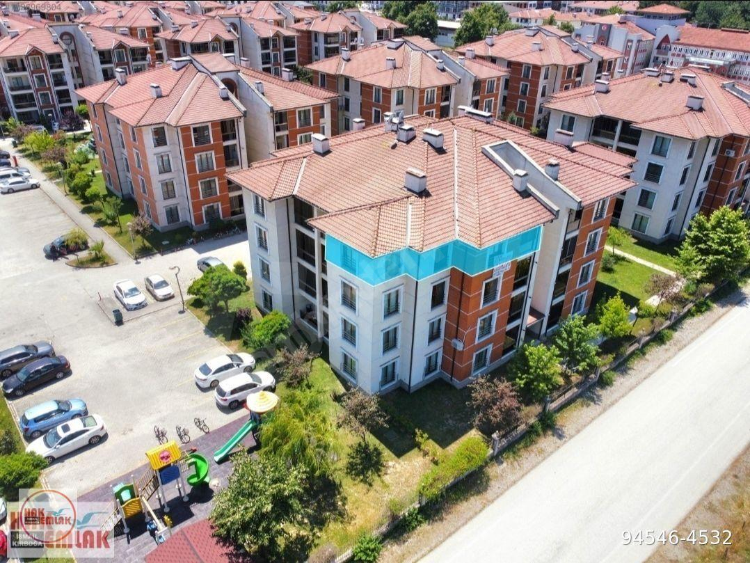 Hak Emlaktan Aşiyan Konaklarında Kiralık 3+1 Daire