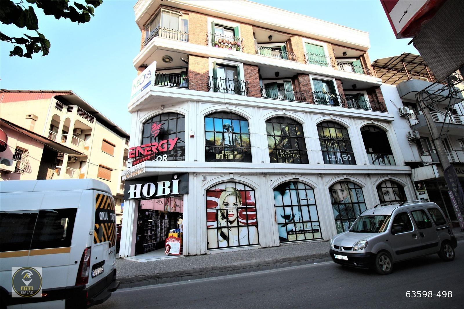 ARGA'DAN BUCA ÜÇKUYULAR MEYDANINDA 1+1 ASANSÖRLÜ SATILIK DAİRE.