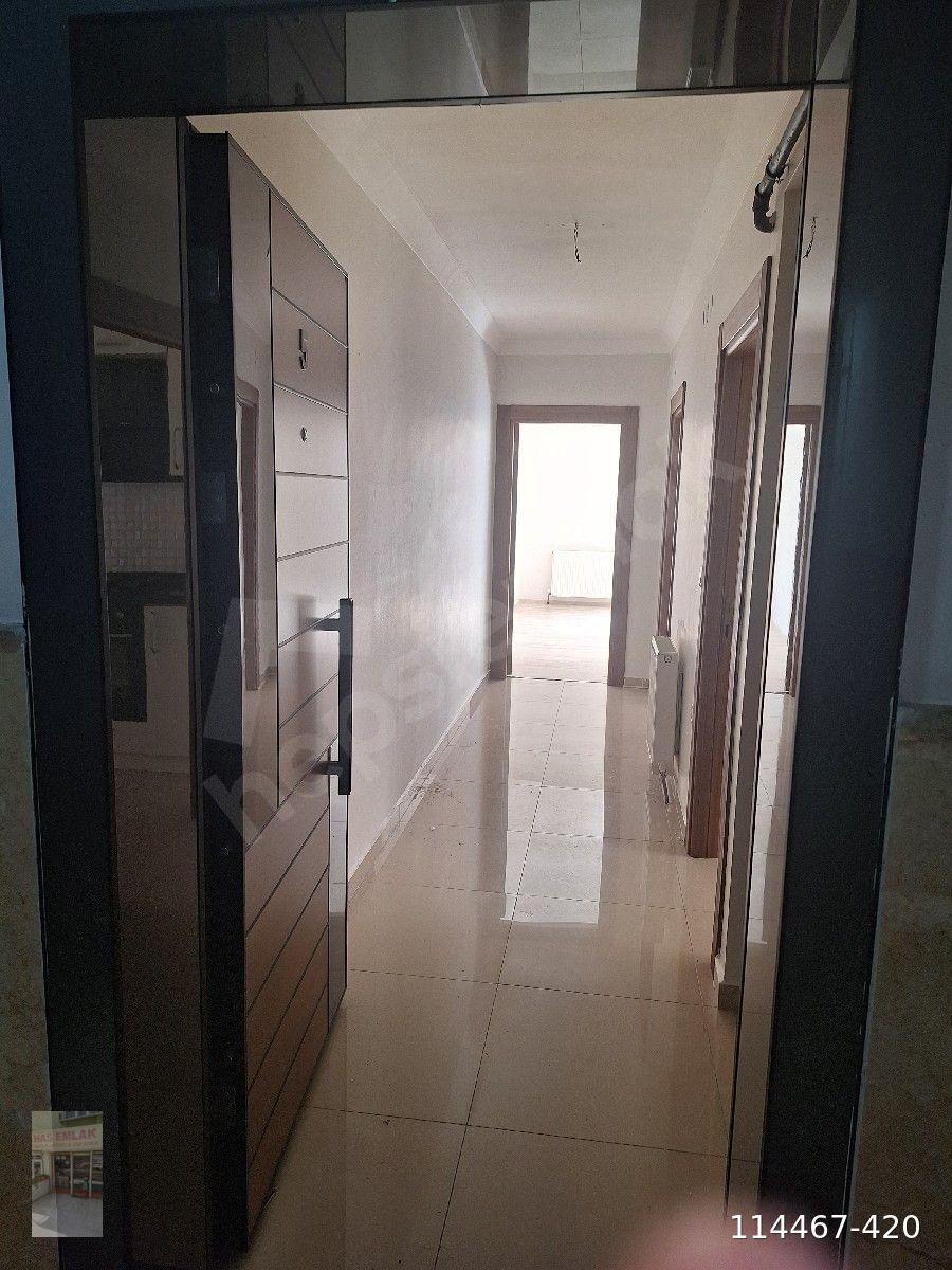 AYDINLIKEVLERDE 2+1 GİRİŞ
