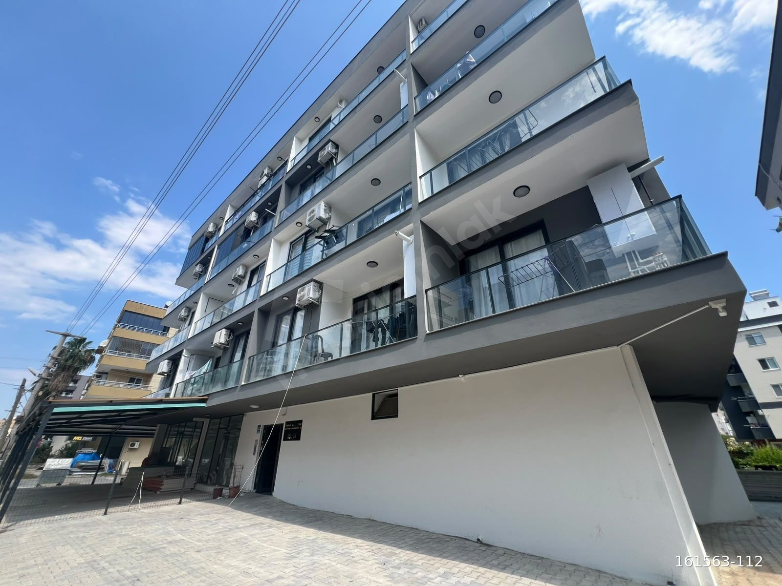 KİNG'DEN ERDEMLİ AŞAĞI ALATA'DA KİRALIK SIFIR 1+1 DAİRE