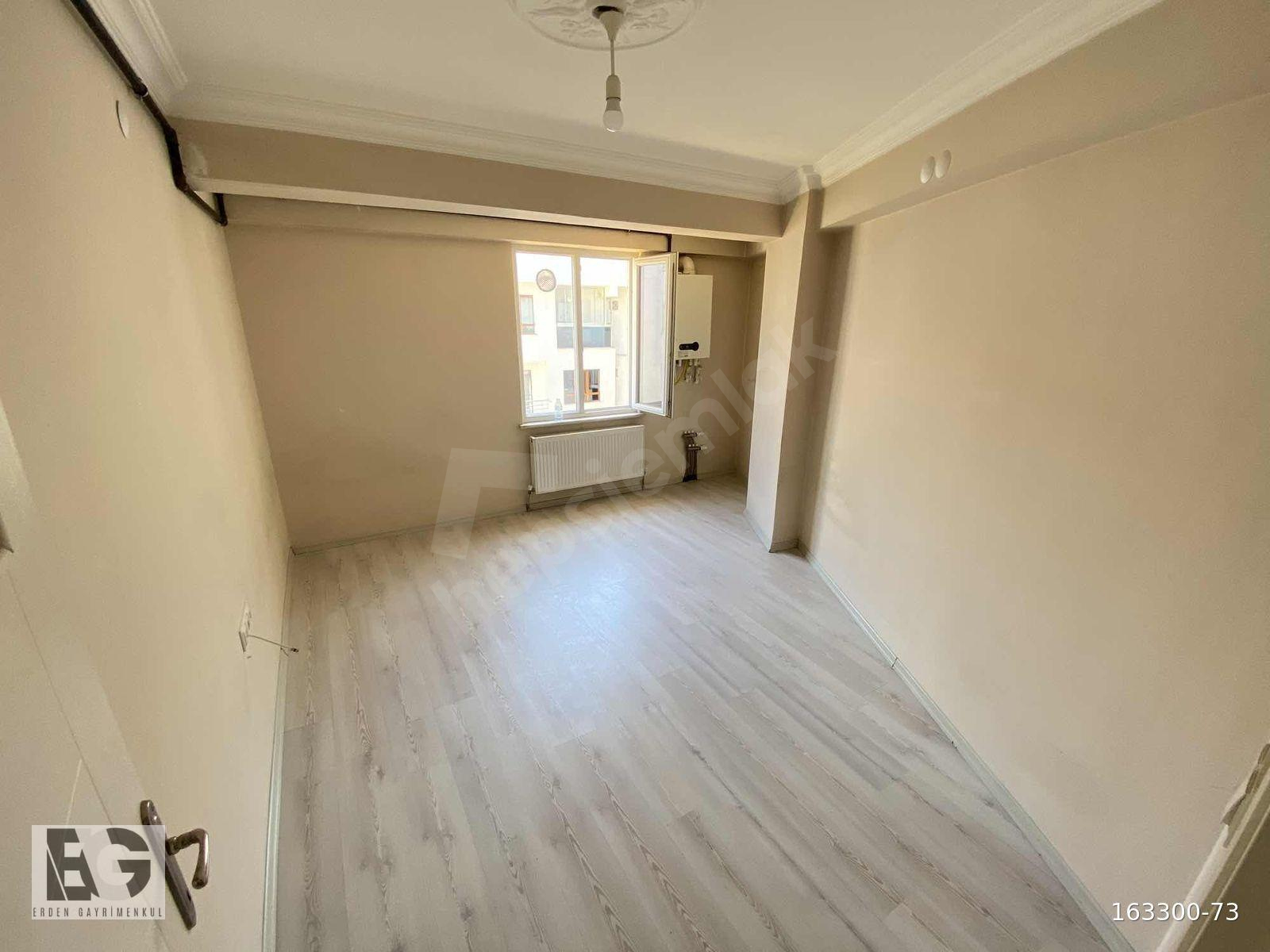 ERDEN GAYRİMENKULDEN SATILIK CEMEVİ YAKINI 1+1 GENİŞ DAİRE