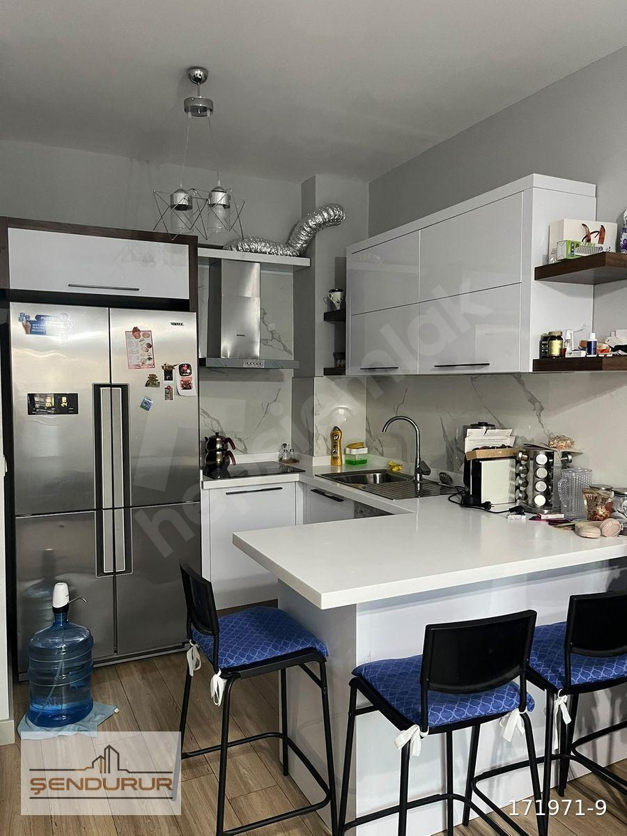 SATILIK PARK YAŞAM BORNOVA'DA 3.KAT 2+1 FULL EŞYALI HAVUZLU
