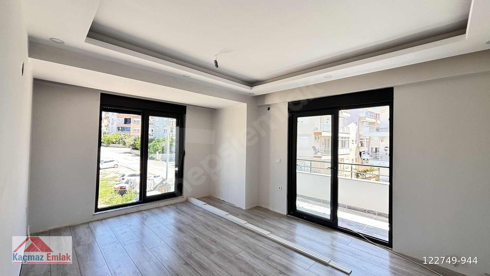 HASTANE ÜSTÜNDE FERAH 2+1 ARAKAT AYRI MUTFAK