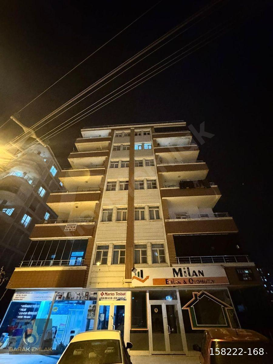 BARAK EMLAK'TAN AKMERCAN CİVARI CADDE ÜSTÜ SATILIK 3+1 DAİRE