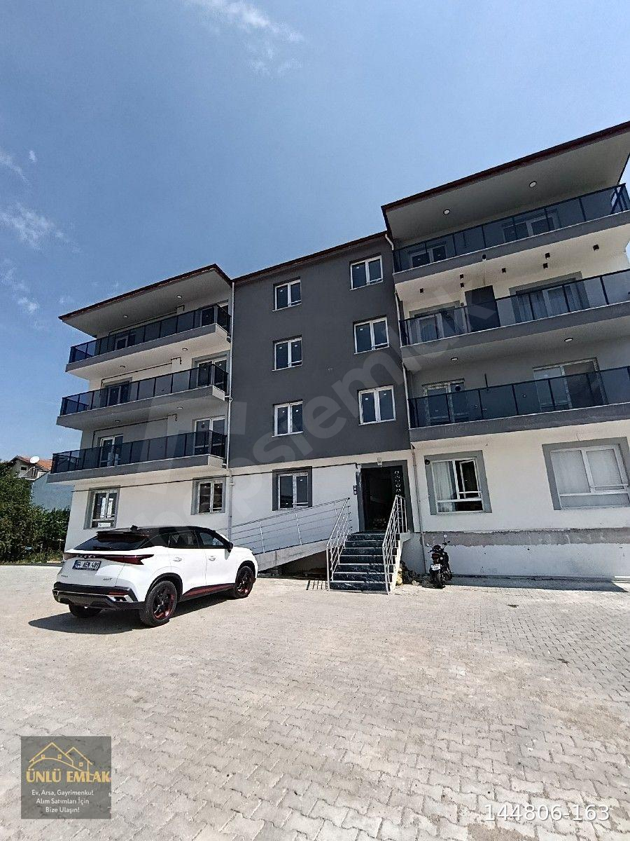 ÜNLÜ EMLAK 'TAN SATILIKAtatürk mahallesi 2+1 Ebeveyn banyolu ara kat daire