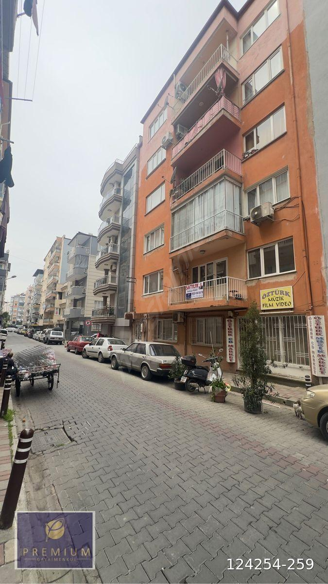 Mithatpaşa caddesi üzeri satılık 3 + 1 daire