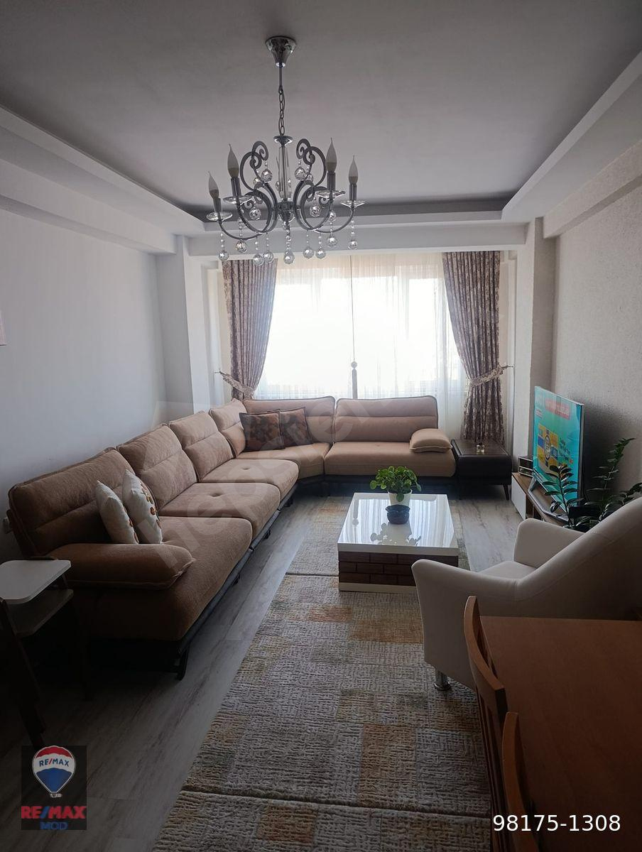GÖZTEPE'DE ASANSÖRLÜ,ARA KAT,MANZARALI 2+1 SATILIK DAİRE