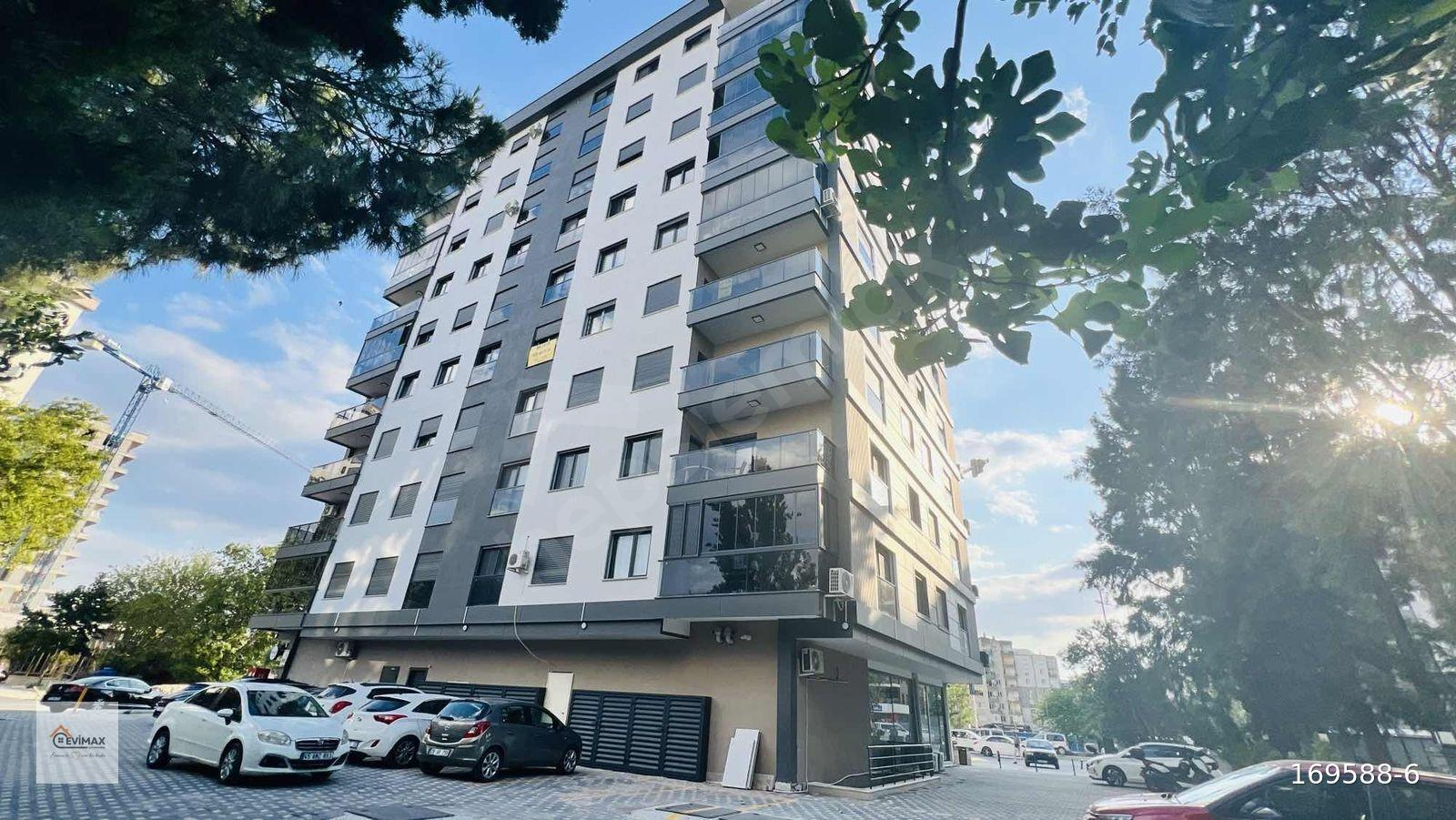 BAYRAKLI'NIN PRESTİJLİ NOKTASINDA SIFIR 3+1 DAİRE
