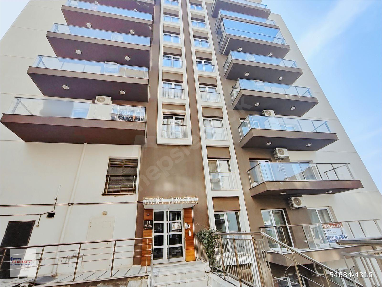 Bayraklı Yamanlar Zerrin Hanım Sitesinde 3+1 Satılık Daire