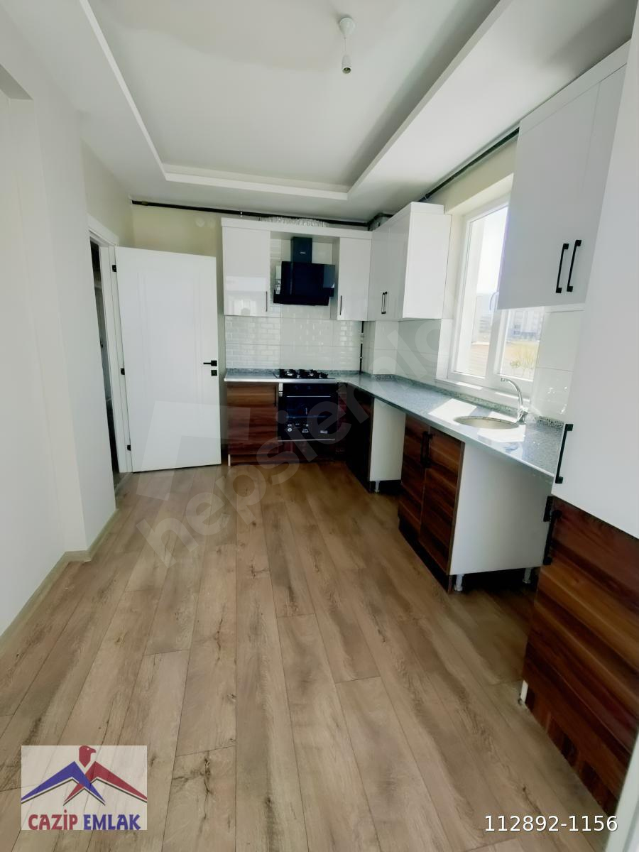 CAZİP'TEN ÜNİVERSİTE YAKINI ARA KAT KOMBİLİ SIFIR KİRALIK