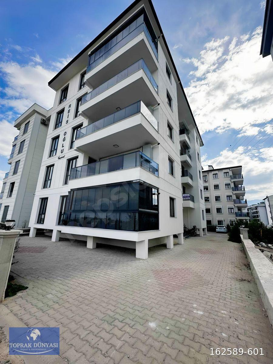 TOPRAK DÜNYASI GAYRİMENKUL'DEN YENİŞAFAK SATILIK DAİRE