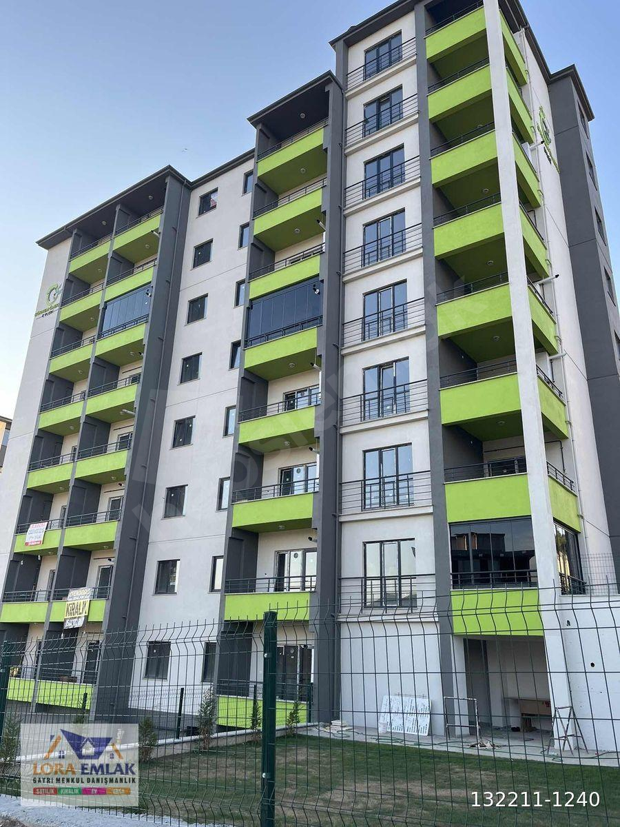 DEVLET HASTANESİNE ve YENİ DİŞ HASTANESİNE YAKIN KAPALI CAM BALKONLU KİRALIK 1+1 DAİRE