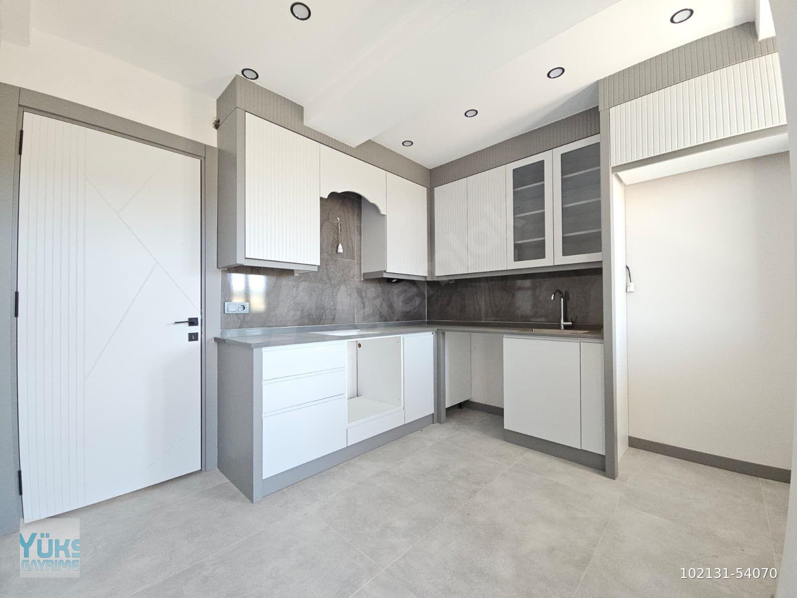 Denizli çakmak mahallesinde 2+1 120 m2 cadde üstünde satılık daire