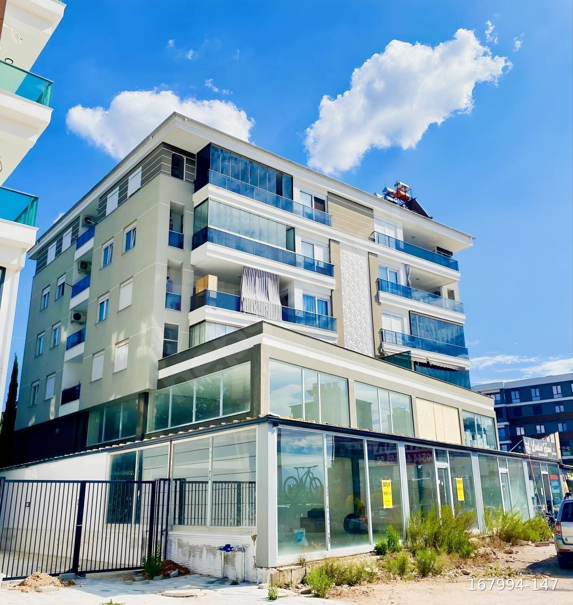 ATATÜRK CAD. ÜZERİ ORTA KAT'TA GENİŞ ASANSÖRLÜ 3+1 BAKIMLI DAİRE