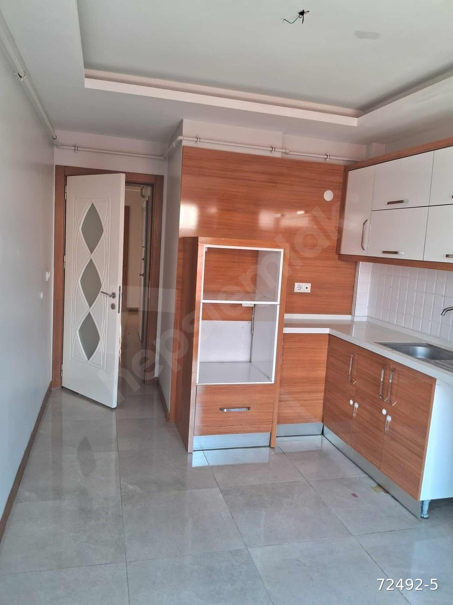 İNCİRLİOVA ÇARŞI MERKEZDE KİRALIK DOĞALGAZLI 2+1 DAİRE
