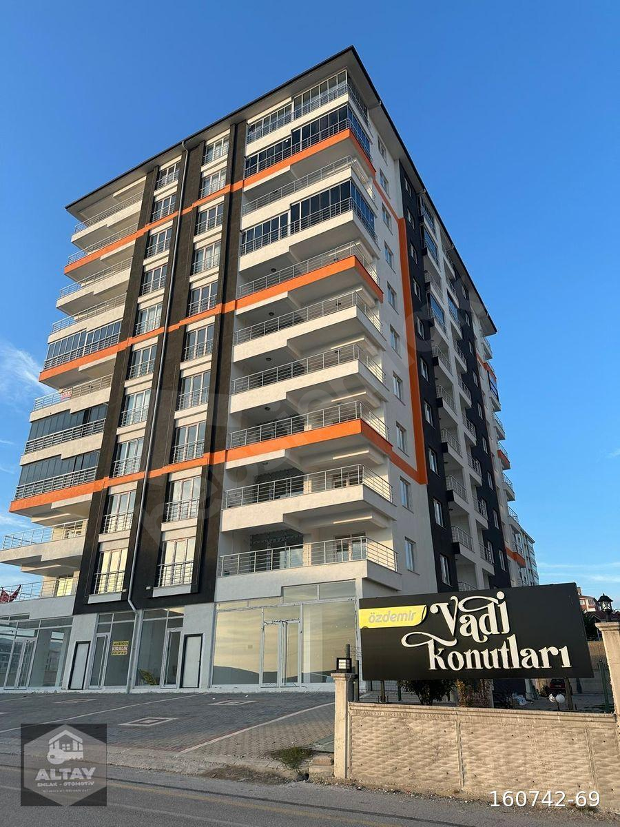 ALTAY EMLAKTAN SATILIK VADİ KONUTLARINDA 4+1 FULL YAPILI DAİRE