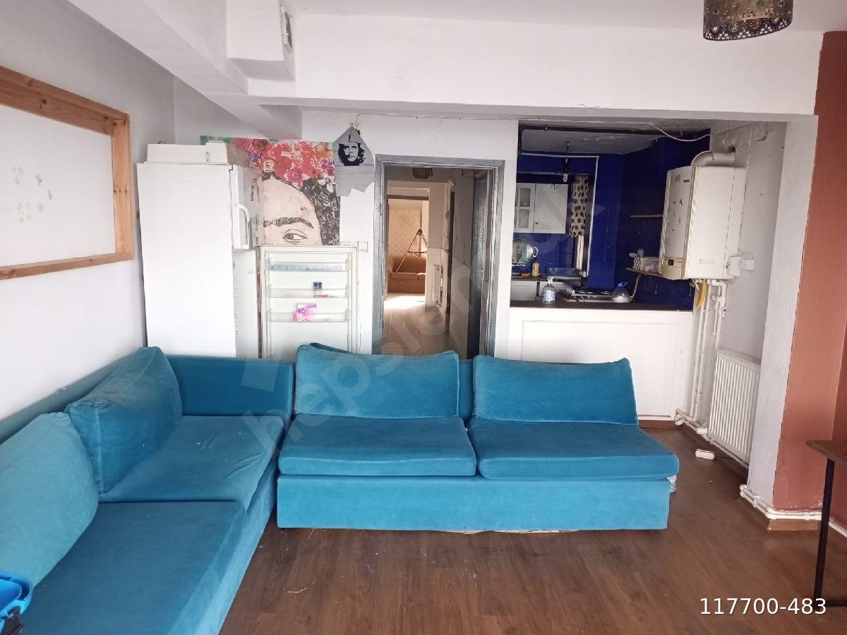 Adalar Kınalıada'da akasya caddesinde 2+1 Deniz manzaralı Bahçe katı daire.
