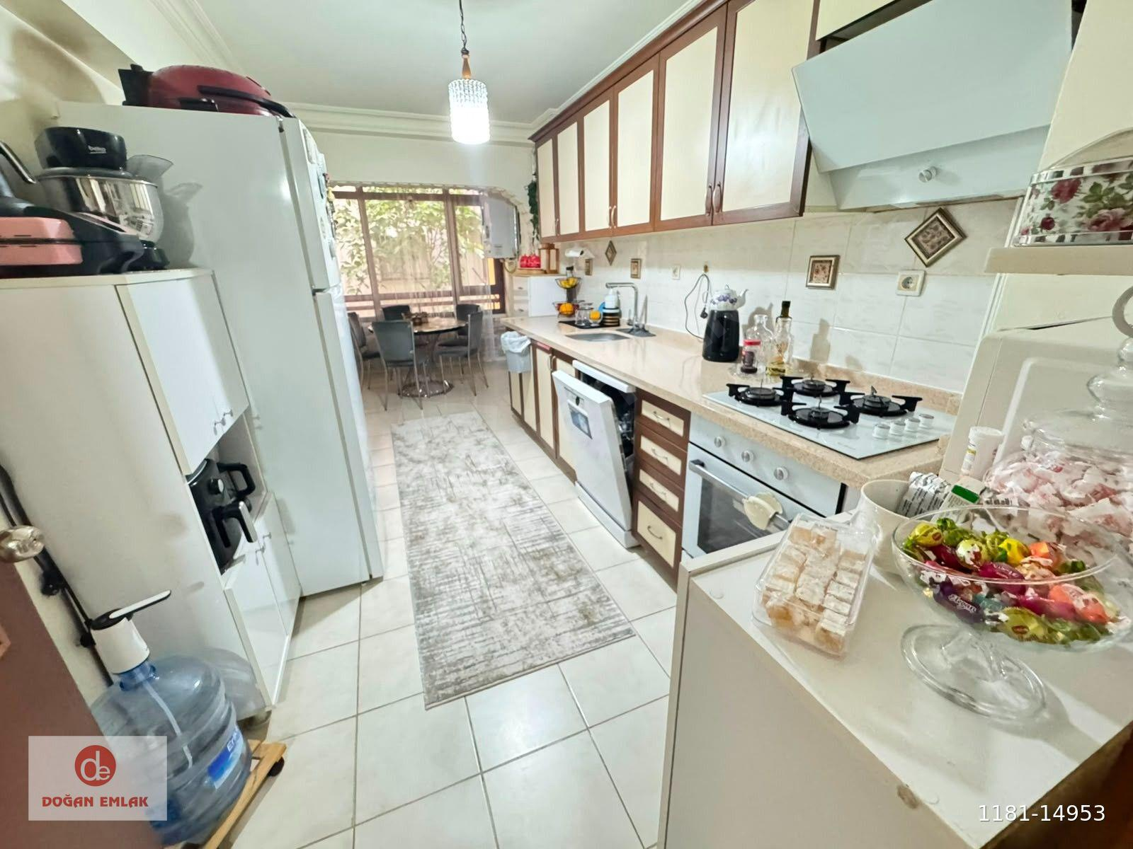 DOĞAN 2DEN FEHMİ TACER SOKAKTA YAPILI EKSİKSİZ 2+1 SATILIK DAİRE