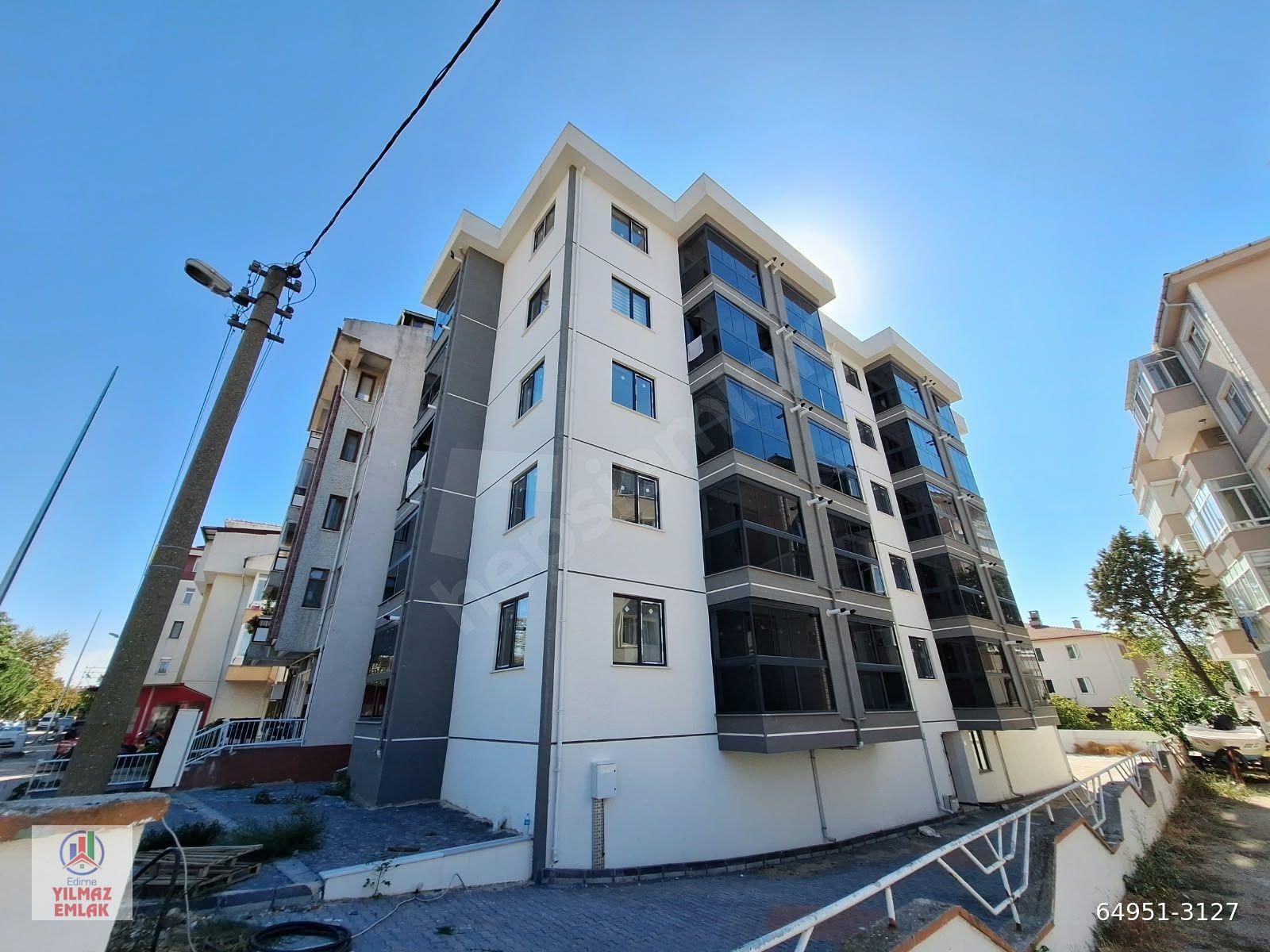 EDİRNE KOCASİNAN MAHALLESİ BACA YAKININDA LÜKS SATILIK 1+1 DAİRE