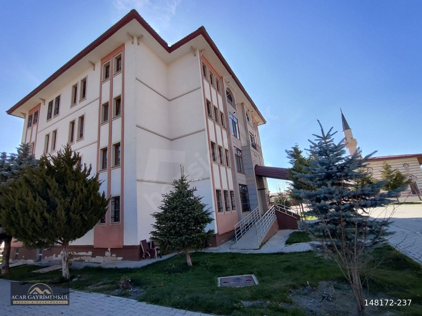 YOĞURTLU TOKİLERDE İÇİ ULTRA LÜKS YAPILI GİRİŞ KAT DAİRE 85 M²