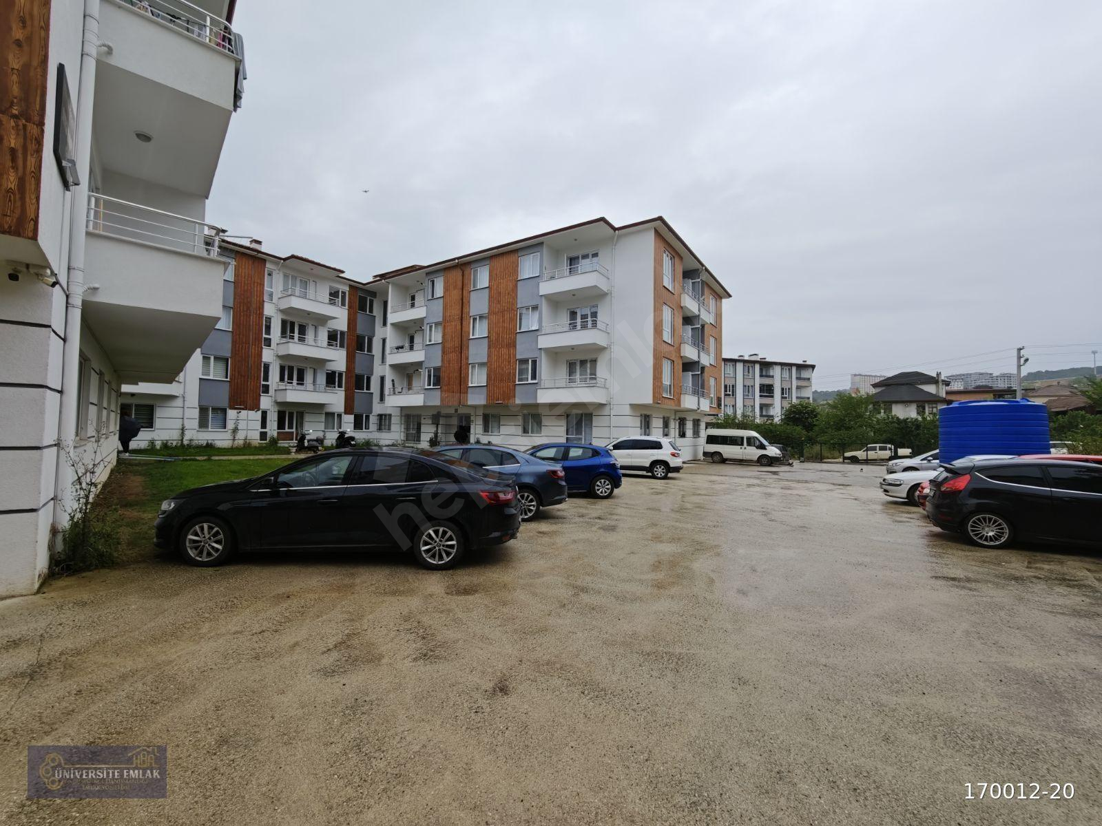 DÜZCE ÜNİVERSİTE YANI 1+1 EŞYALI SATILIK DAİRE GÜNEY C. ARAKAT !