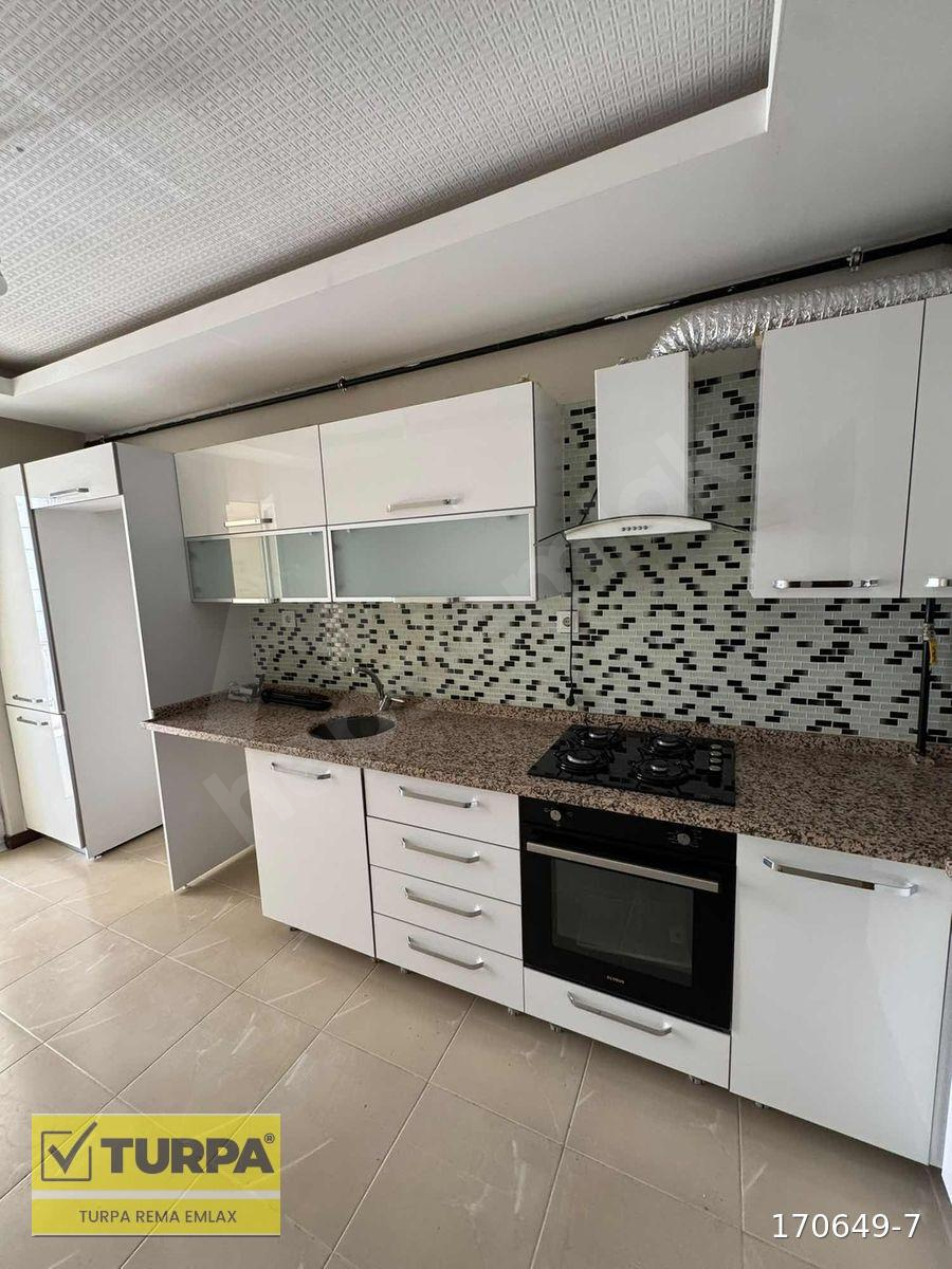 TURPA REMA EMLAX'TAN KAFELER CADDESİNDE KİRALIK 3+1