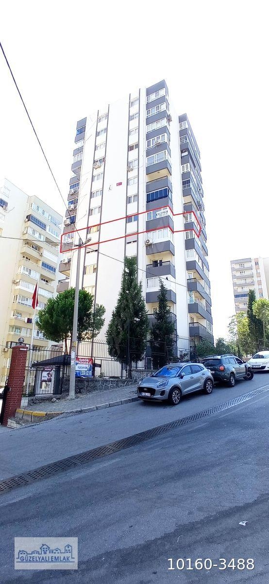 bayraklı görkent sitesinde 6.kat köşe deniz manzaralı 3+1