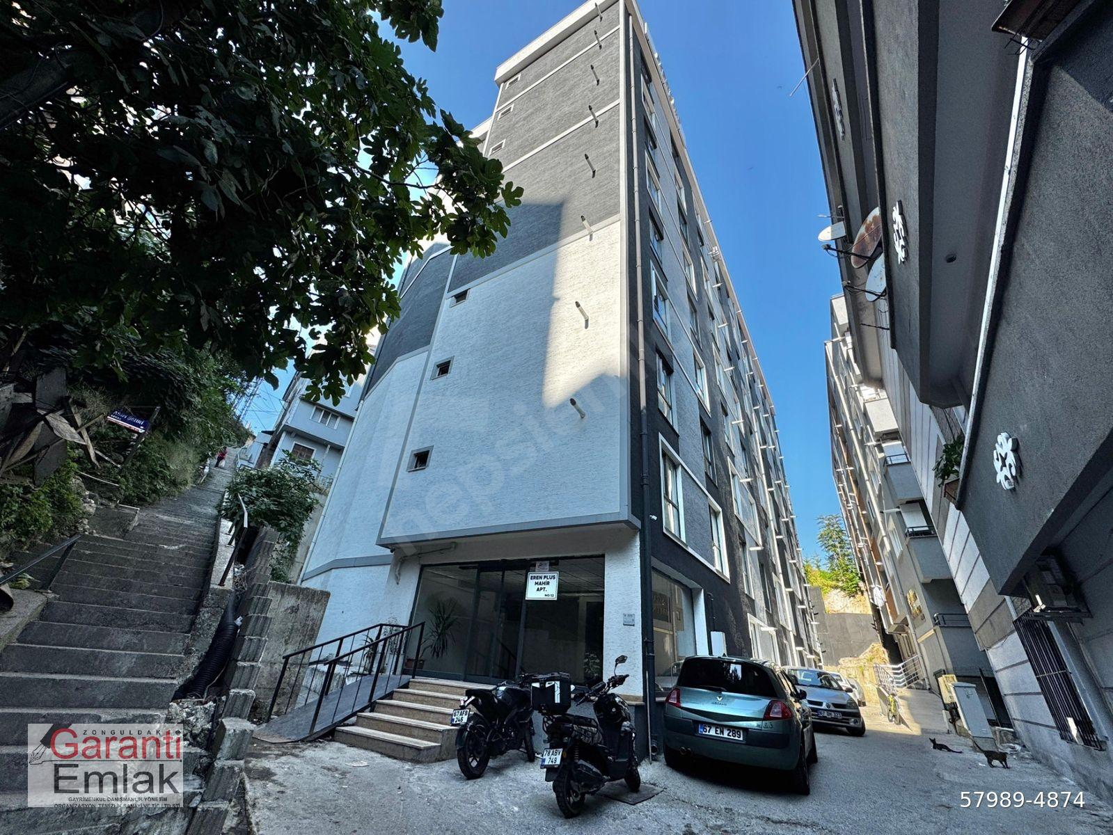ZONGULDAK GARANTİ EMLAK'TAN ÇARŞI MERKEZ SOĞUKSU MEVKİİ'NDE CADDEYE ÇOK YAKIN 1+1 KİRALIK DAİRE