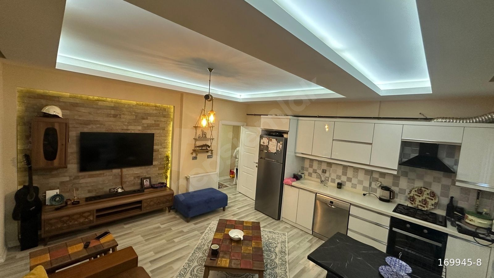 YENİ MAH.TRANWAYIN ALTINDA SAHİLE YAKIN 60 M2 GENİŞ EŞYALI 1+1