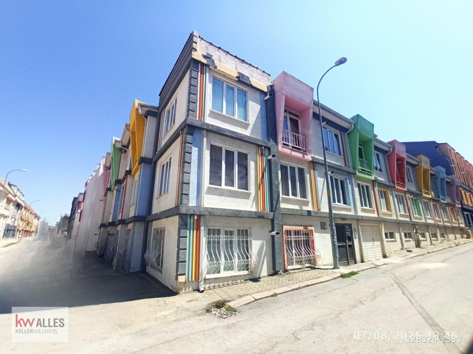 KW ALLES'TEN BÜYÜKDERE MAHALLESİ ŞAHLANIŞ SOKAK’TA 1+1 KİRALIK DAİRE
