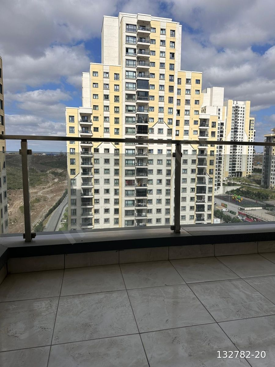 Ispartakule Emlak konut Sitesinde satılık 2+1